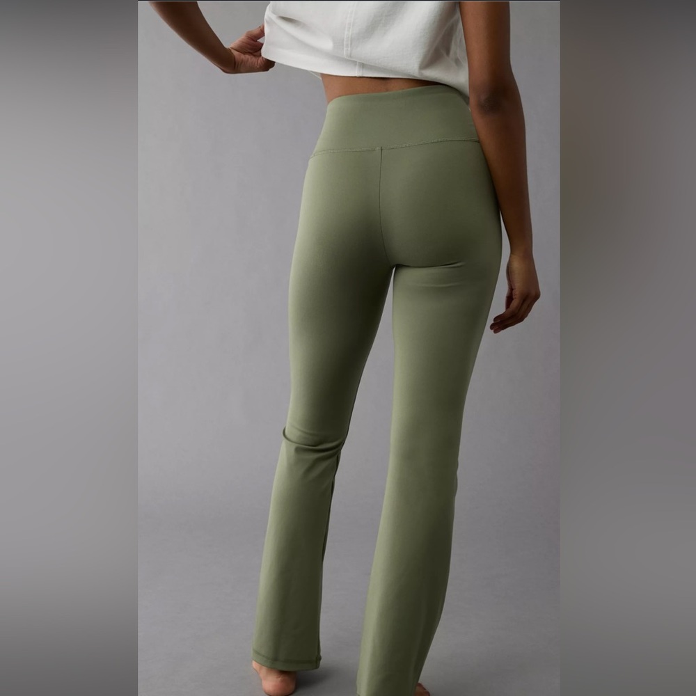 American Eagle - The Everything Flare - Olive Leggings - Size Medium - Picture 2 of 5
